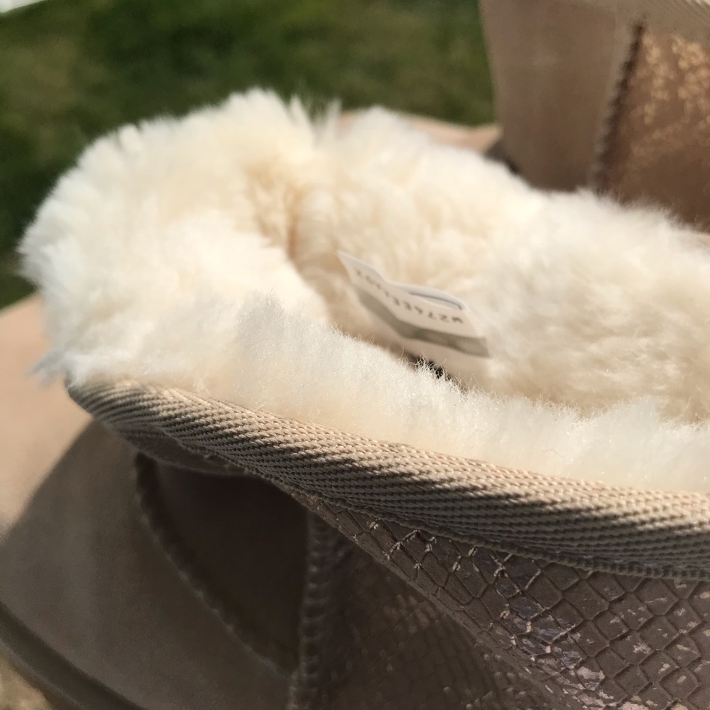 UGG Classic Mini Metallic Snake - Picture 9 of 9